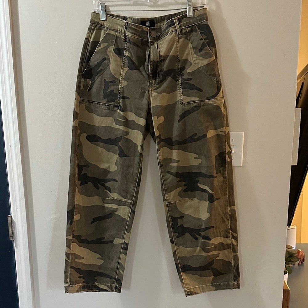 Kut from the Kloth Women's Camouflage Straight Leg Pants